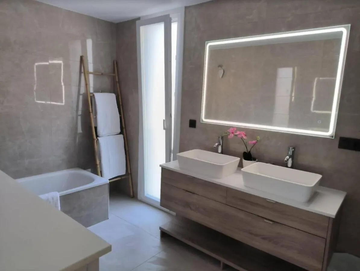 Luxury Modern 4 Bed Villa - 5 Minutes From Town! Málaga